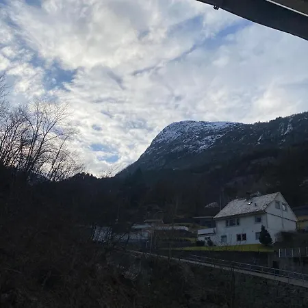 Apartment Spacious Trolltunga Close To The Center, Good Parking