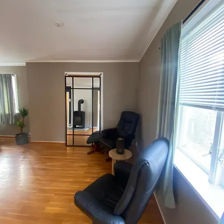 Spacious Trolltunga Close To The Center, Good Parking Apartment Odda