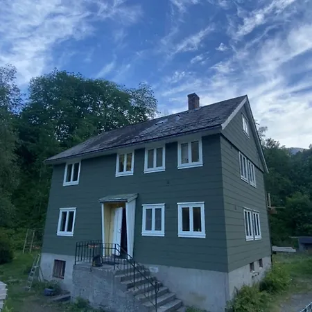 Apartment Spacious Trolltunga Close To The Center, Good Parking Odda