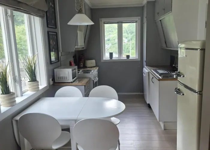 Spacious Trolltunga 2 Floor, Good Parking * Odda