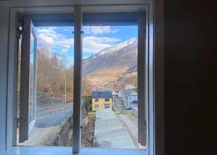 Апартаменты Spacious Trolltunga Close To The Center, Good Parking Одда